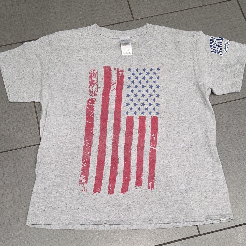 Gildan Gray Kids T-Shirt with Flag Design